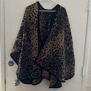 V. FRAAS Animal Print Wrap
